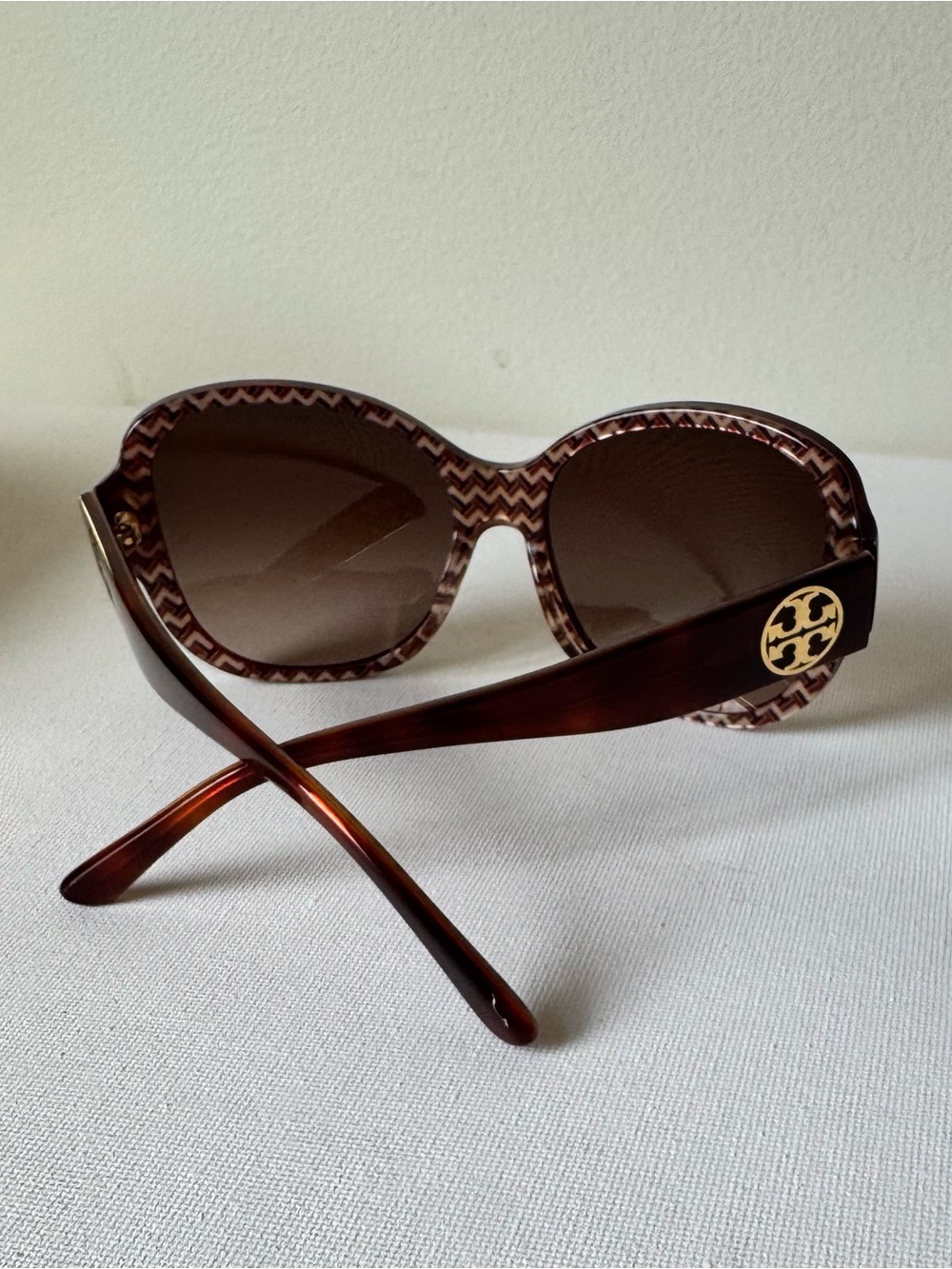 Tory Burch Oversized Sunglasses in Brown with Orange Case - Picture 8 of 16